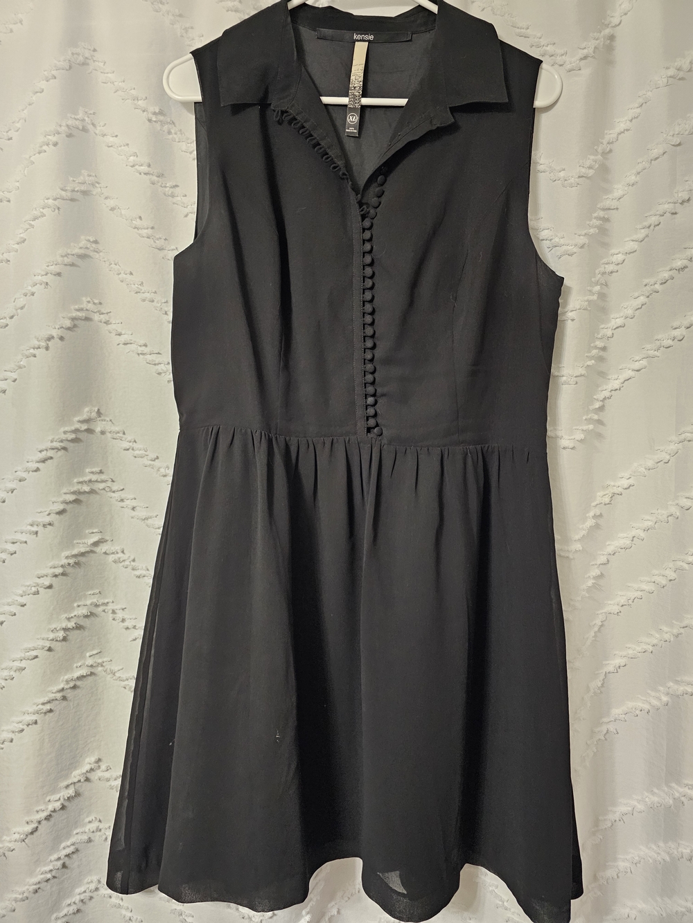 Kensie Sleeveless Black Button-Trim Dress
